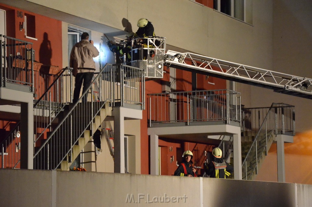 Feuer Koeln Porz Wahn Am Bahnhof P173.JPG - Miklos Laubert